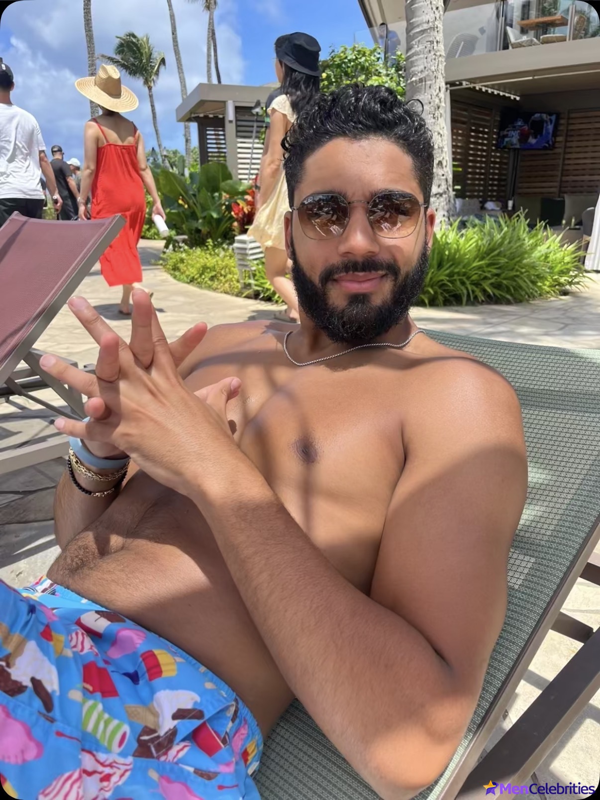 Michael Evans Behling shirtless and underwear pics