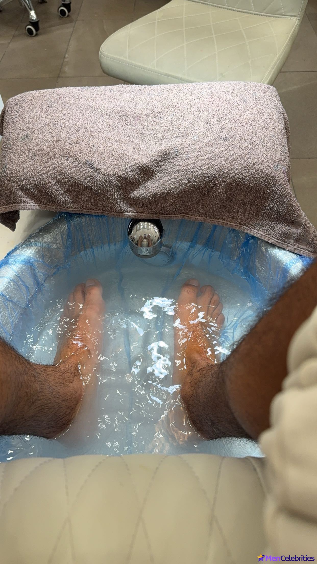 Michael Evans Behling foot photos