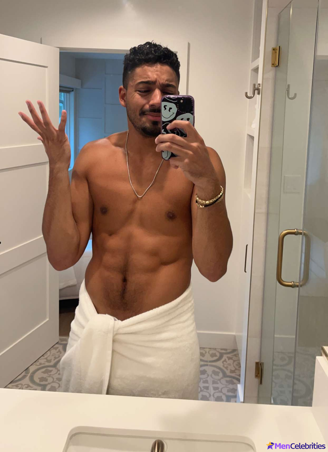 Michael Evans Behling shirtless and underwear pics