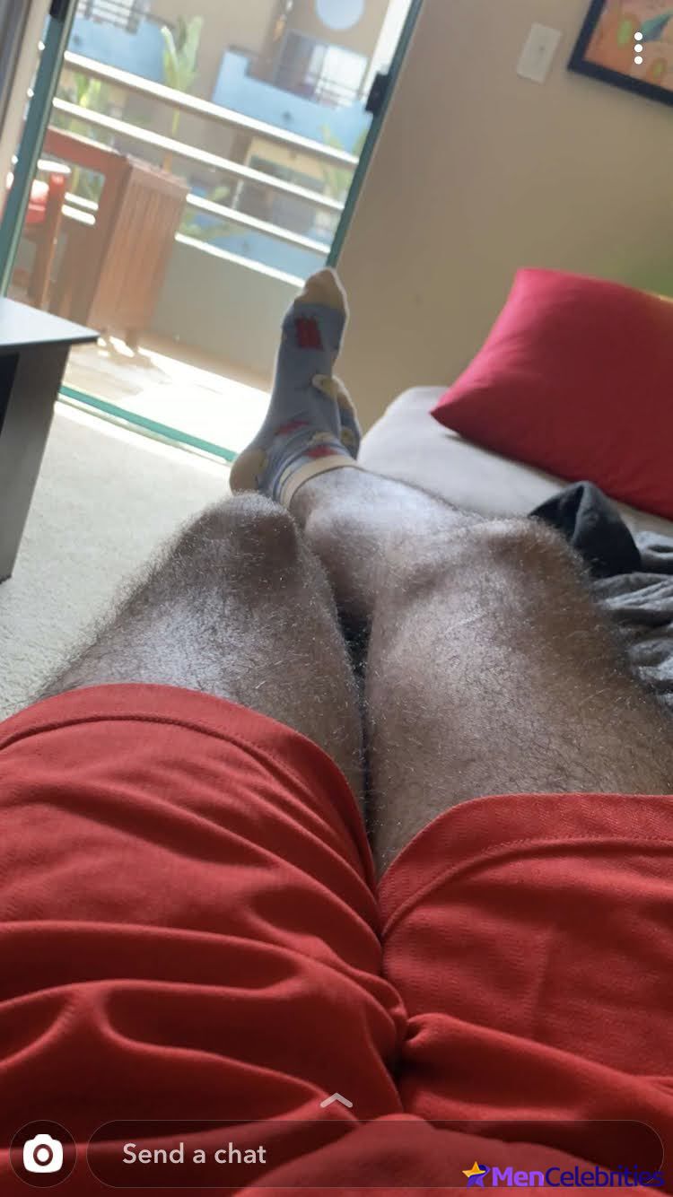Michael Evans Behling foot photos