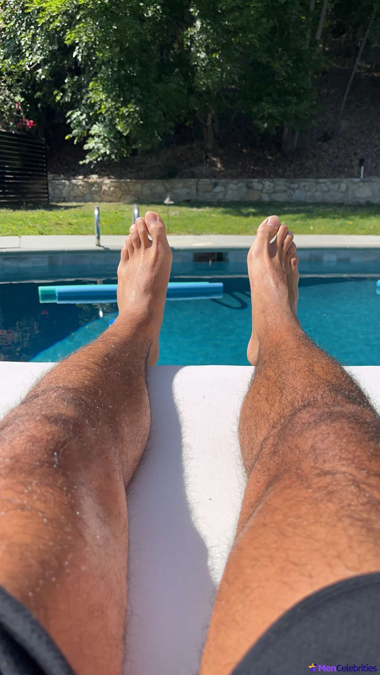 Michael Evans Behling foot photos