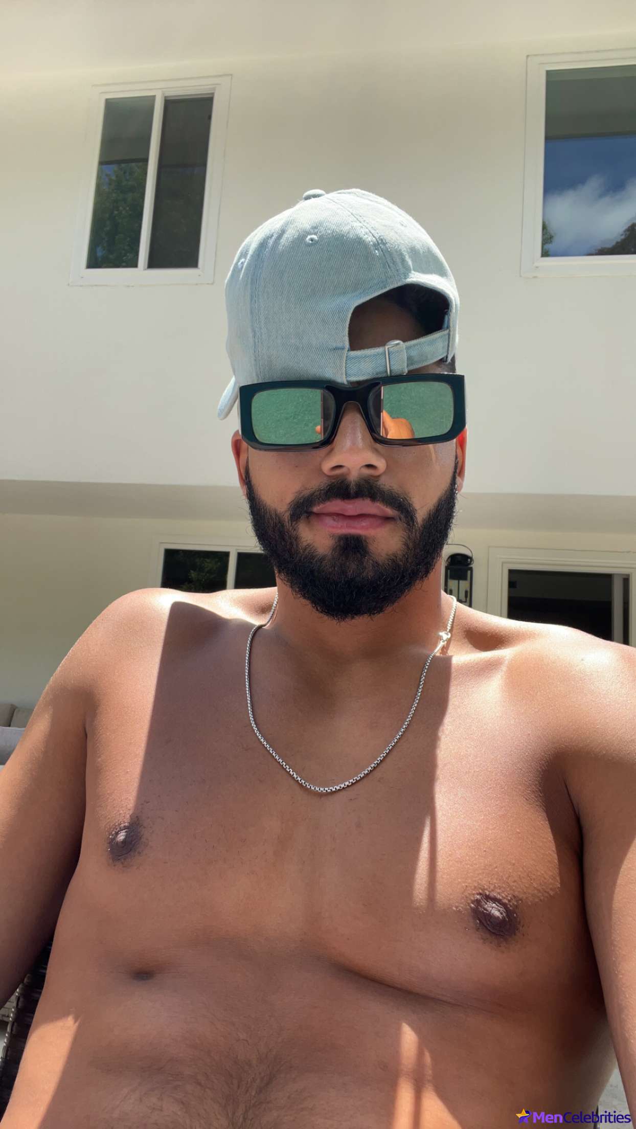 Michael Evans Behling shirtless and underwear pics