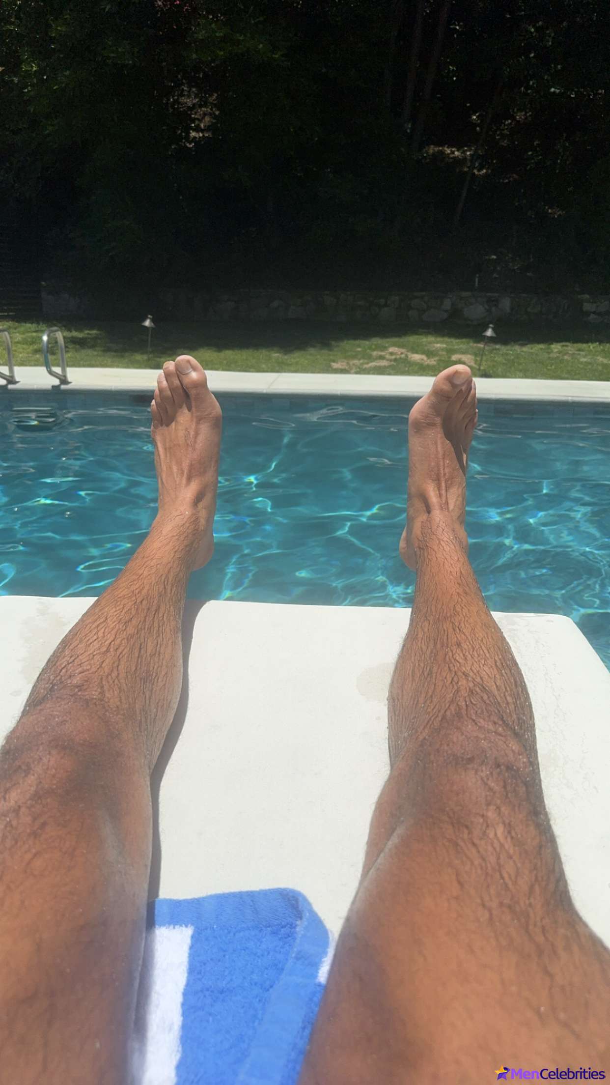 Michael Evans Behling foot photos