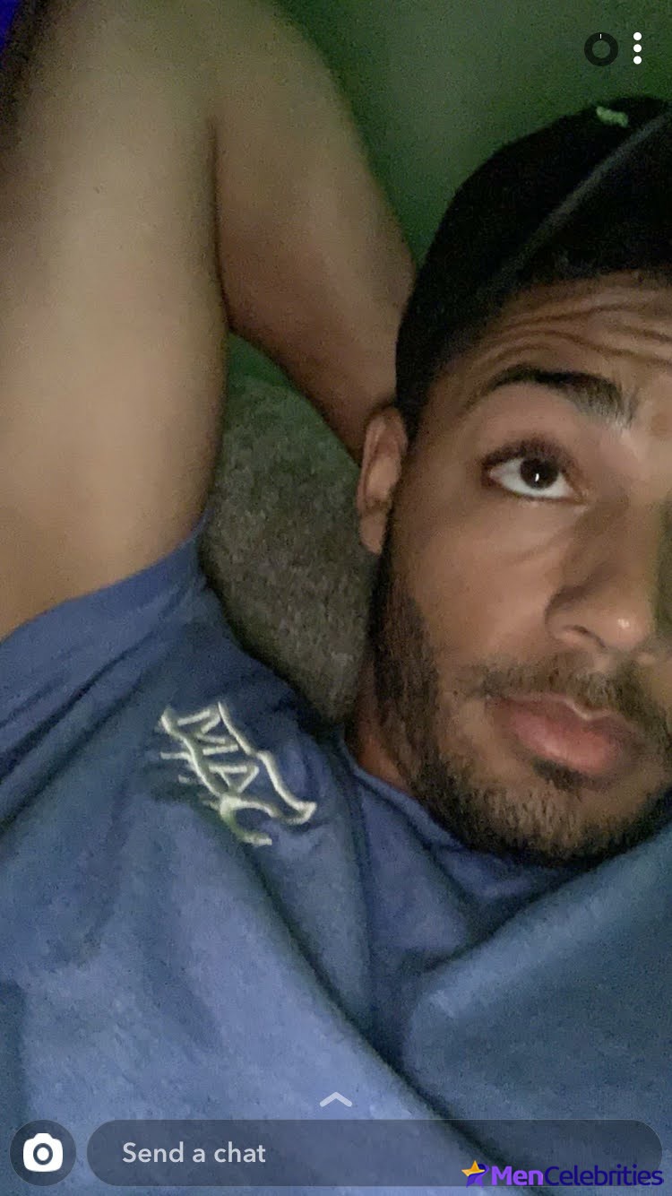 Michael Evans Behling shirtless and underwear pics