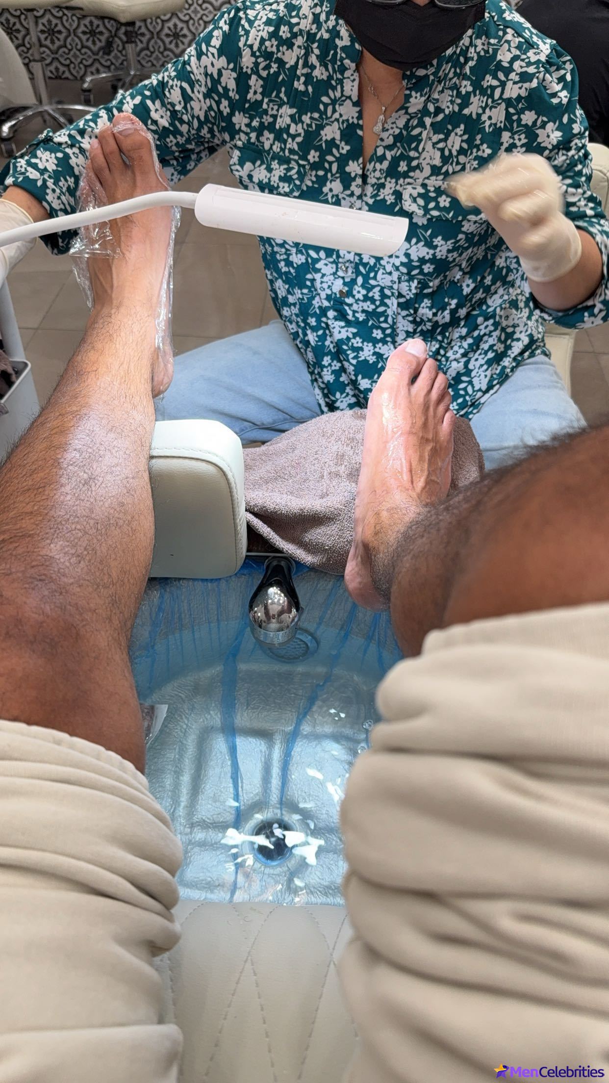 Michael Evans Behling foot photos