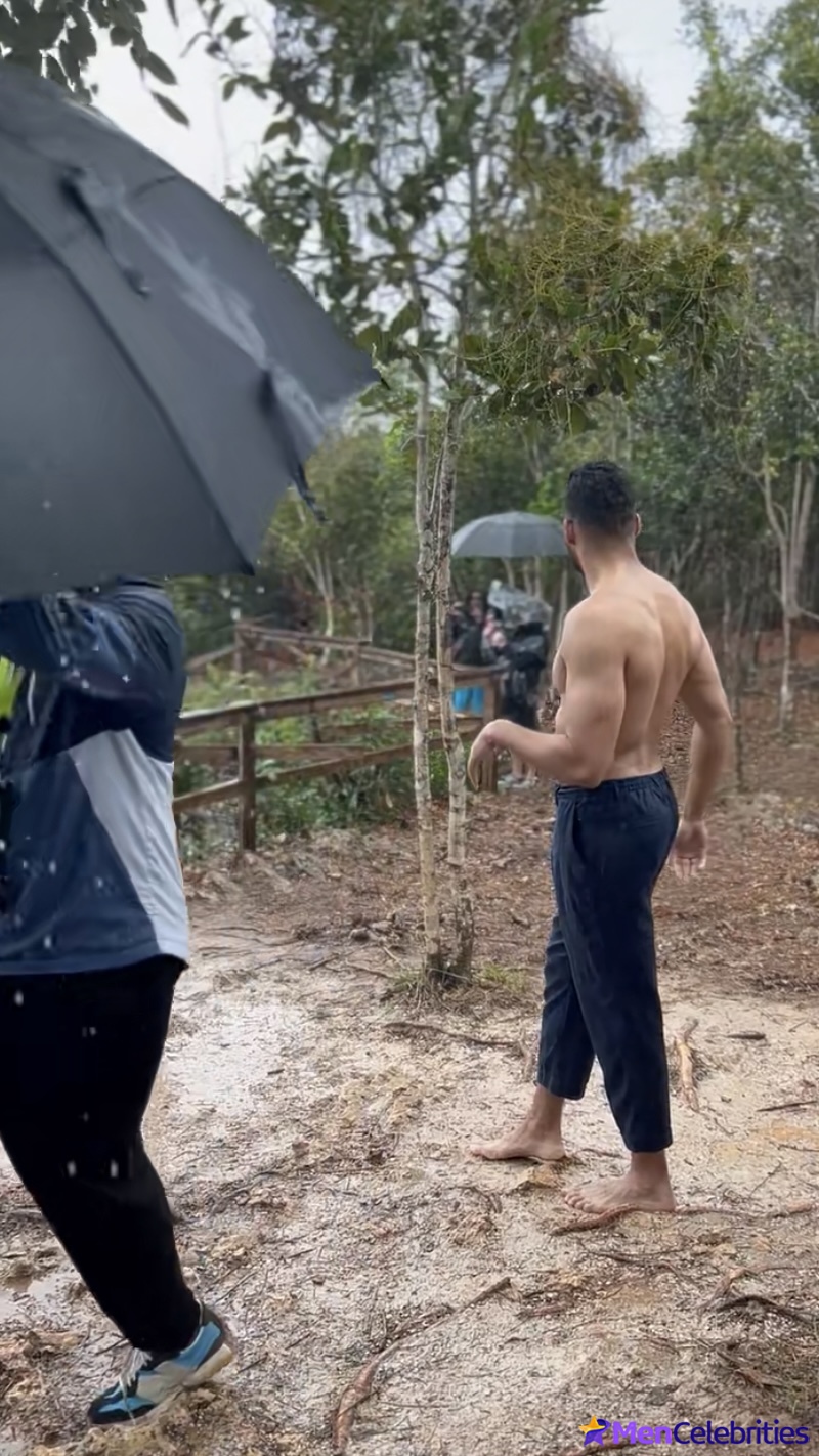 Michael Evans Behling shirtless and underwear pics