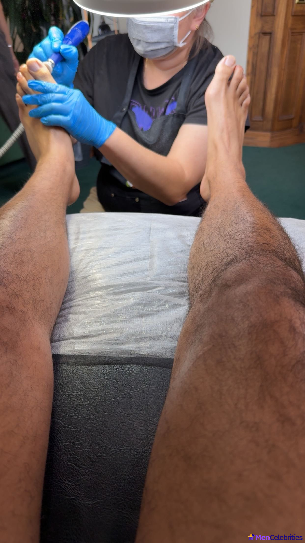 Michael Evans Behling foot photos