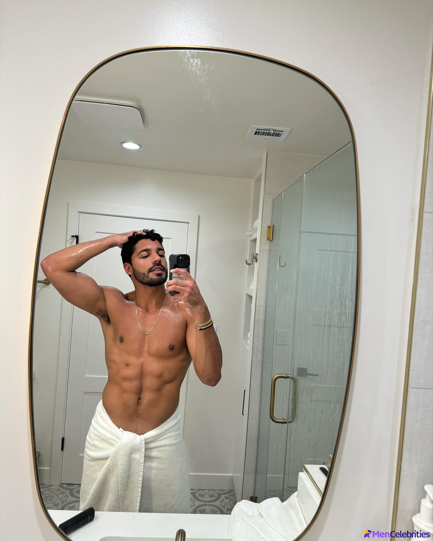 Michael Evans Behling shirtless and underwear pics