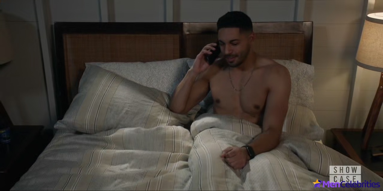 Michael Evans Behling nude and sex scenes