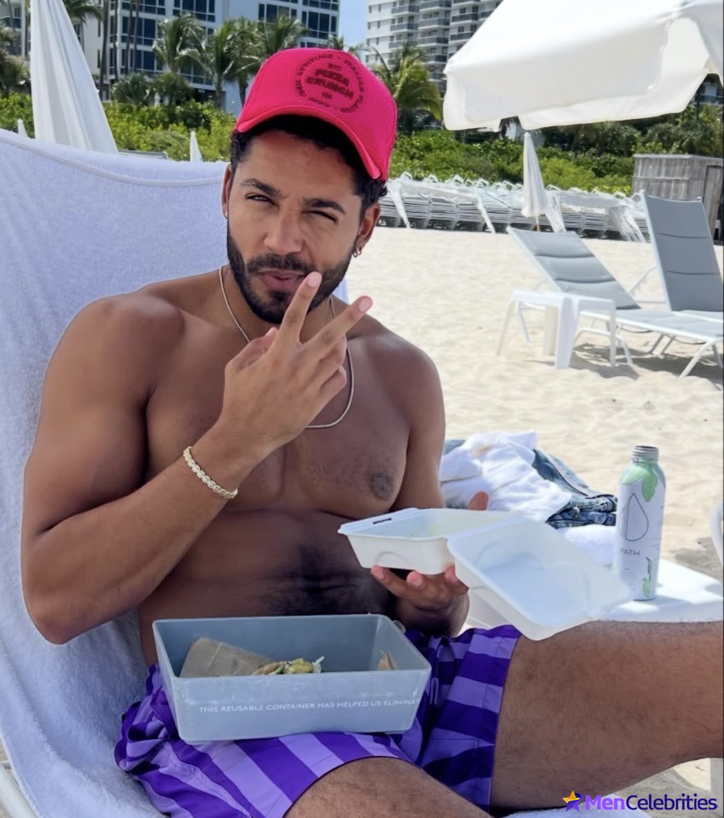 Michael Evans Behling shirtless and underwear pics