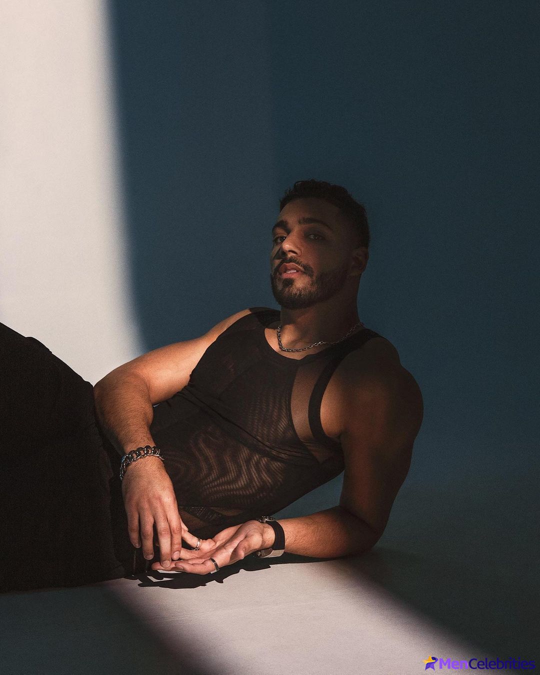 Michael Evans Behling shirtless and underwear pics