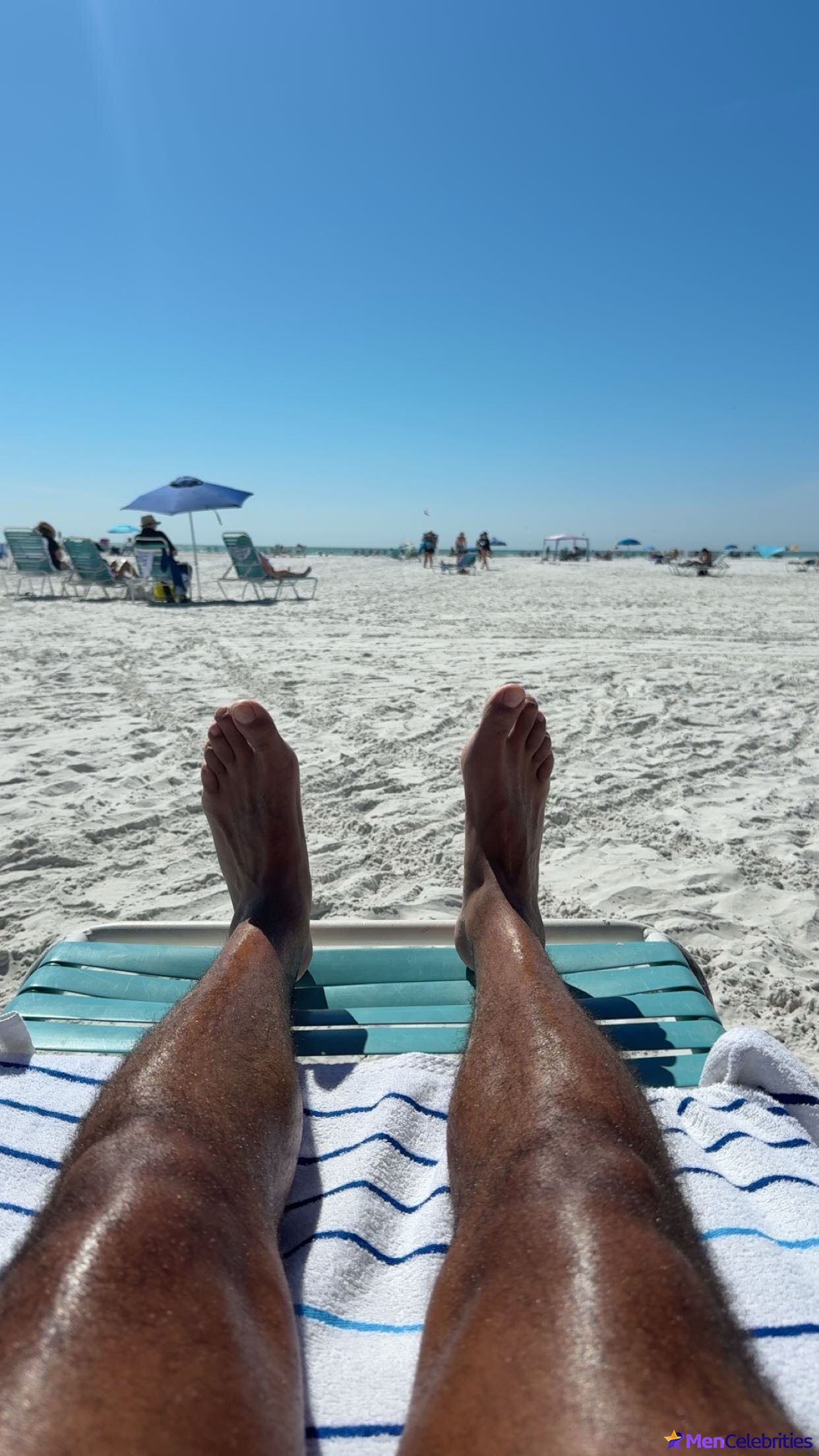 Michael Evans Behling foot photos