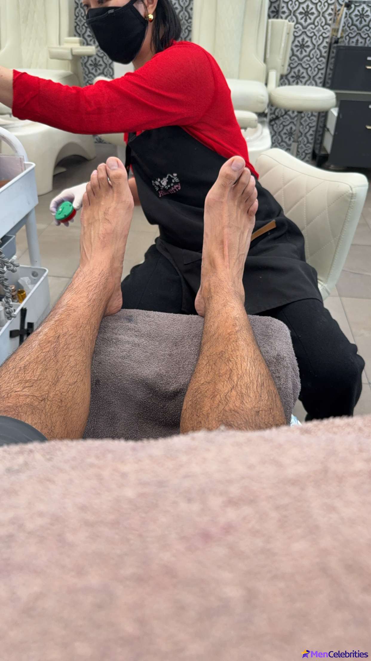 Michael Evans Behling foot photos