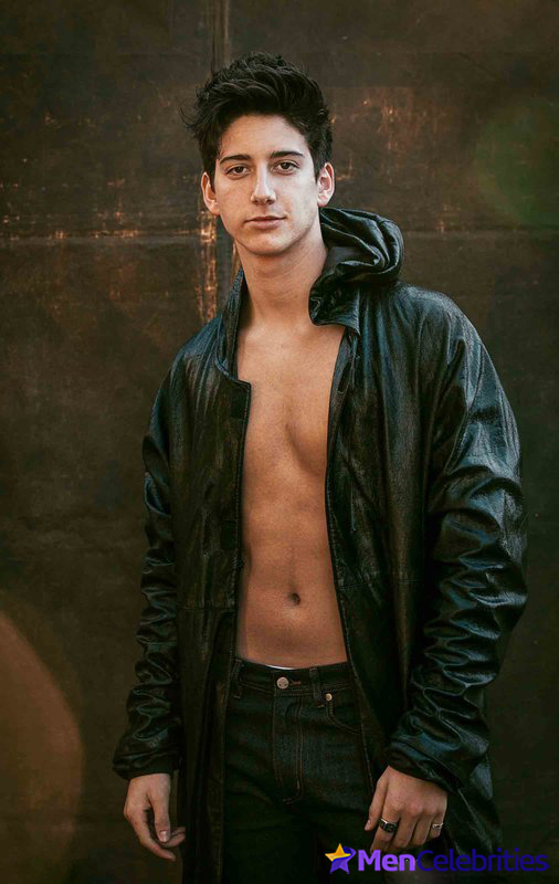 Milo Manheim shirtless and penis bulge pics