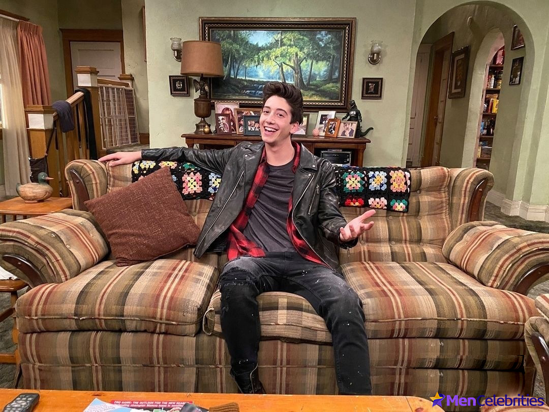Milo Manheim shirtless and penis bulge pics
