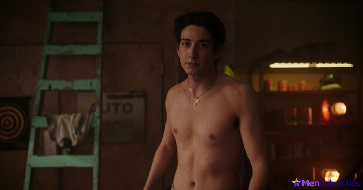 Milo Manheim nude and erotic underwear scenes