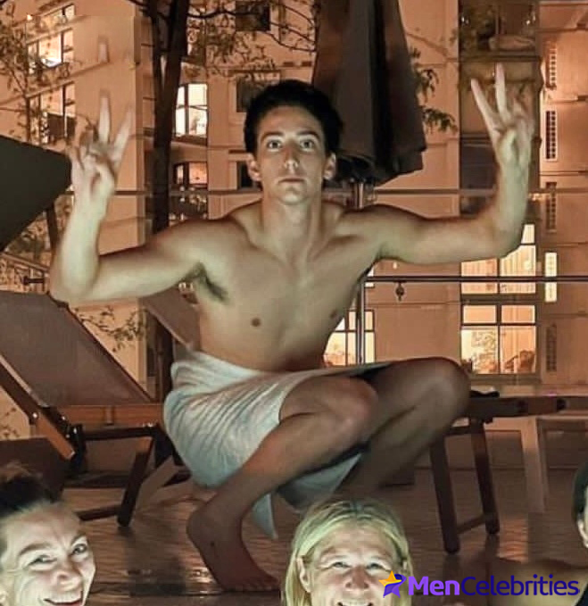 Milo Manheim shirtless and penis bulge pics