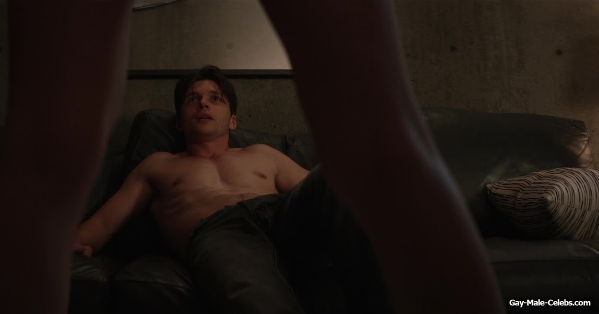 Nick Robinson Nude Shower in Voicemails For Isabelle