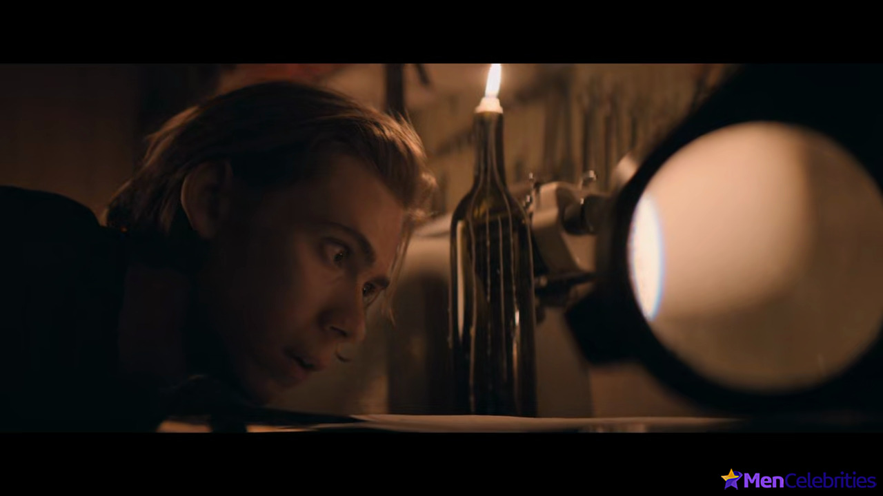 Owen Teague nude and nsfw movie scenes