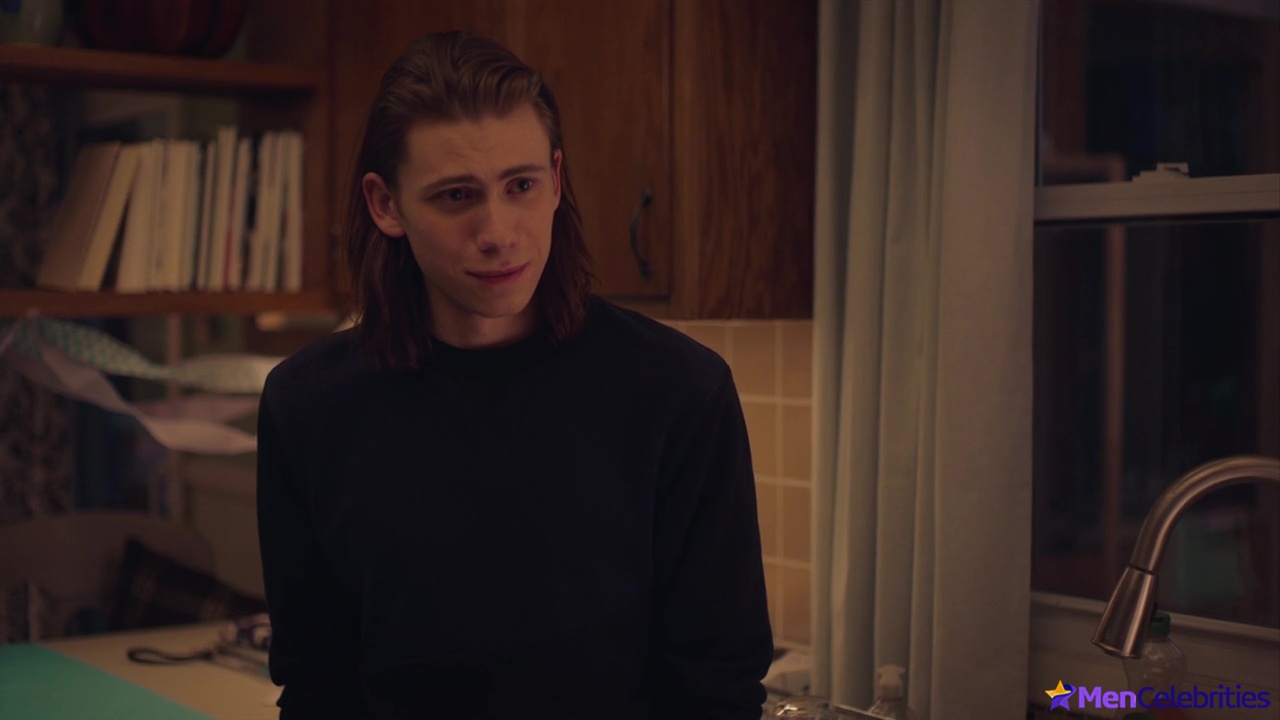 Owen Teague nude and nsfw movie scenes