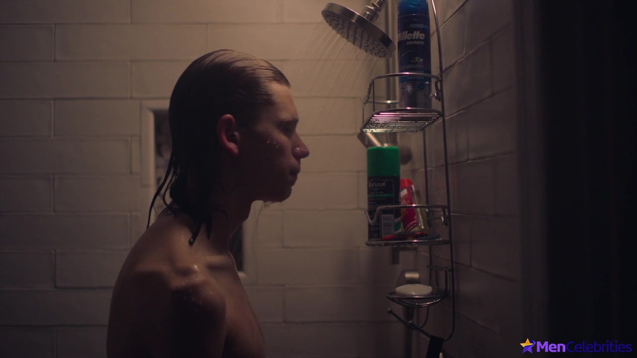 Owen Teague nude and nsfw movie scenes