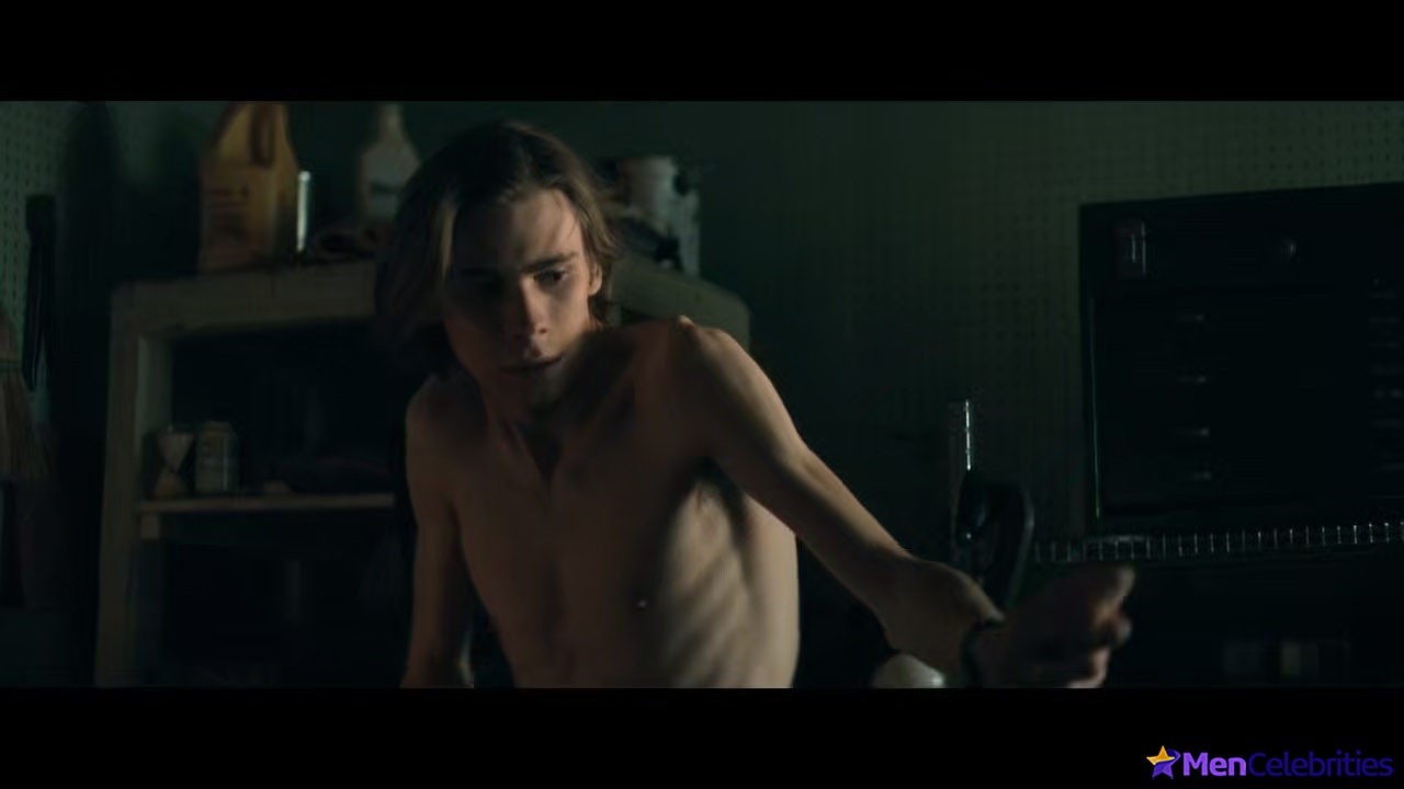 Owen Teague nude and nsfw movie scenes