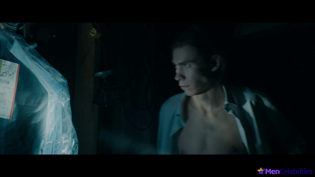 Owen Teague nude and nsfw movie scenes