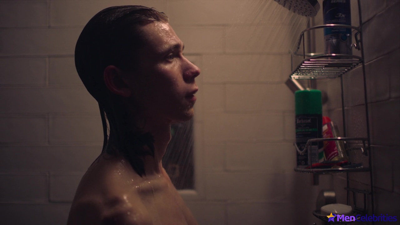 Owen Teague nude and nsfw movie scenes