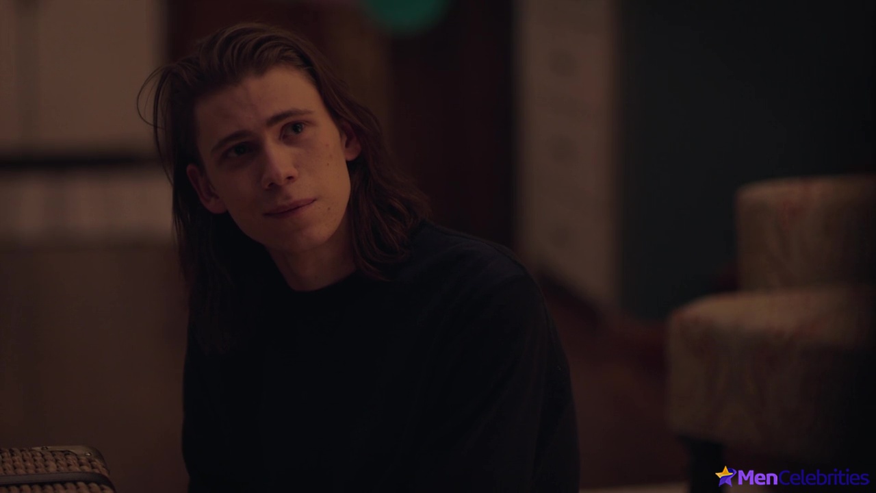 Owen Teague nude and nsfw movie scenes