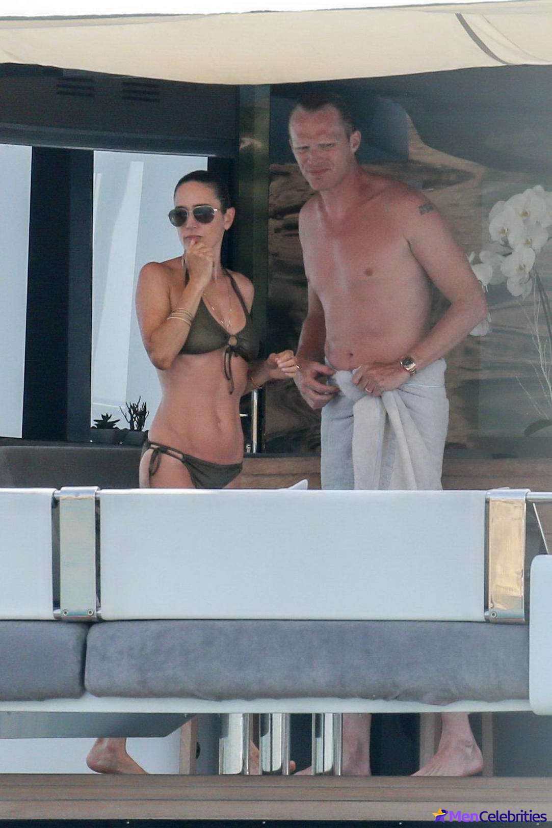 Paul Bettany paparazzi