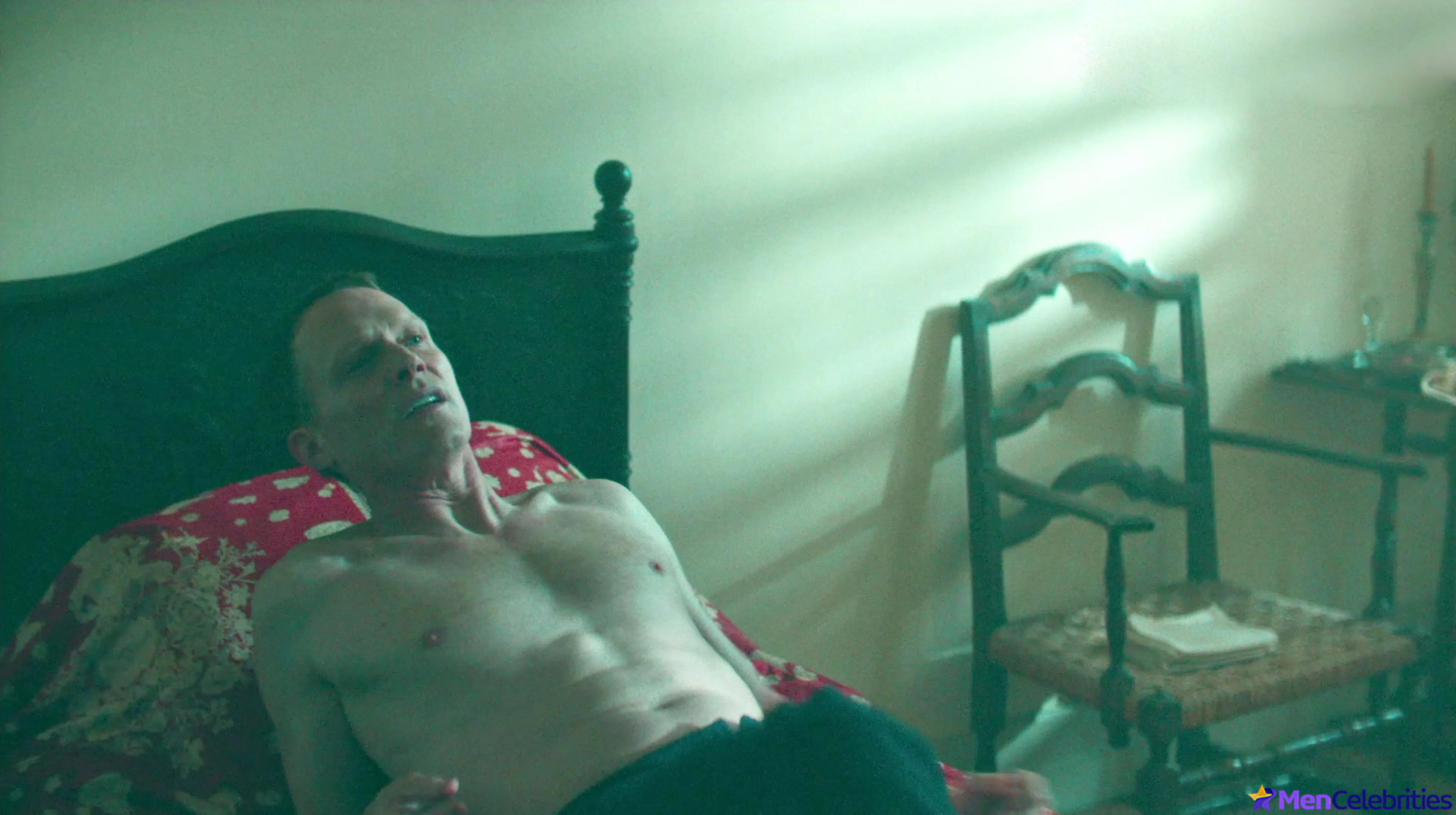 Paul Bettany nude in Amadeus