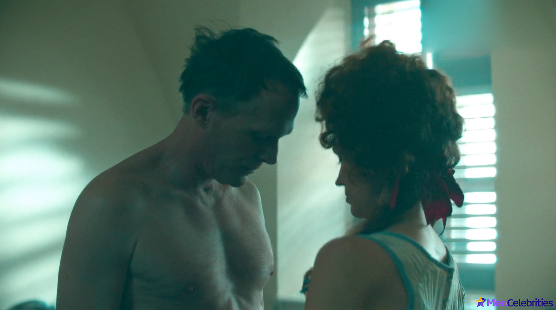 Paul Bettany nude in Amadeus