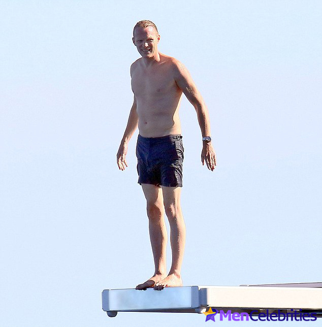 Paul Bettany oops