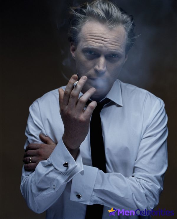 Paul Bettany gay video