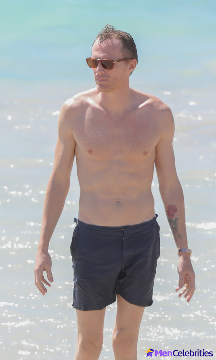 Paul Bettany shirtless shots