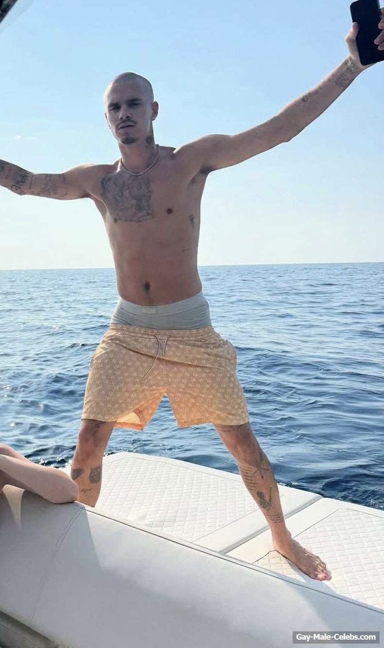Romeo Beckham naked