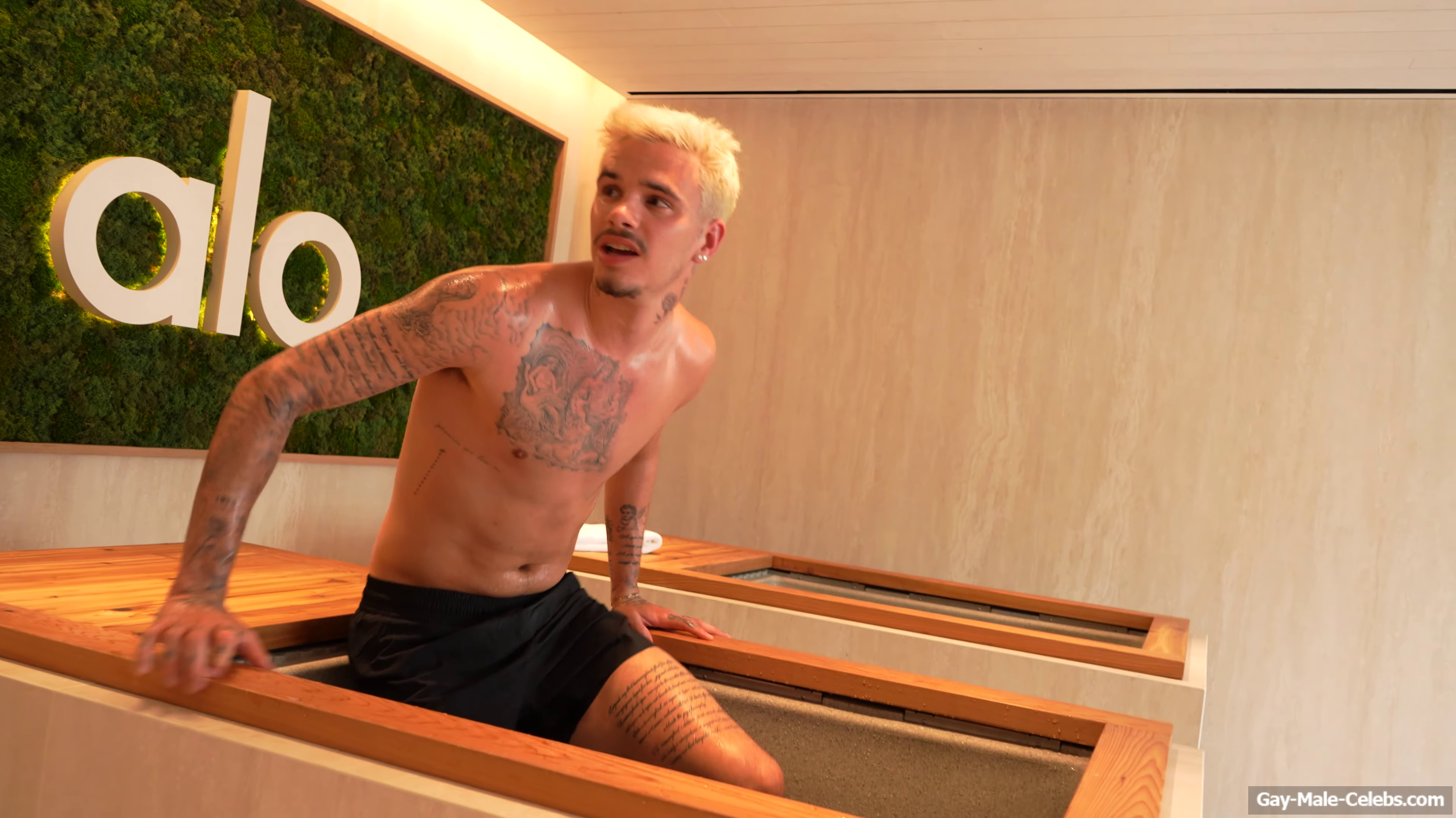 Romeo Beckham Shirtless And Sexy Underwear Photos