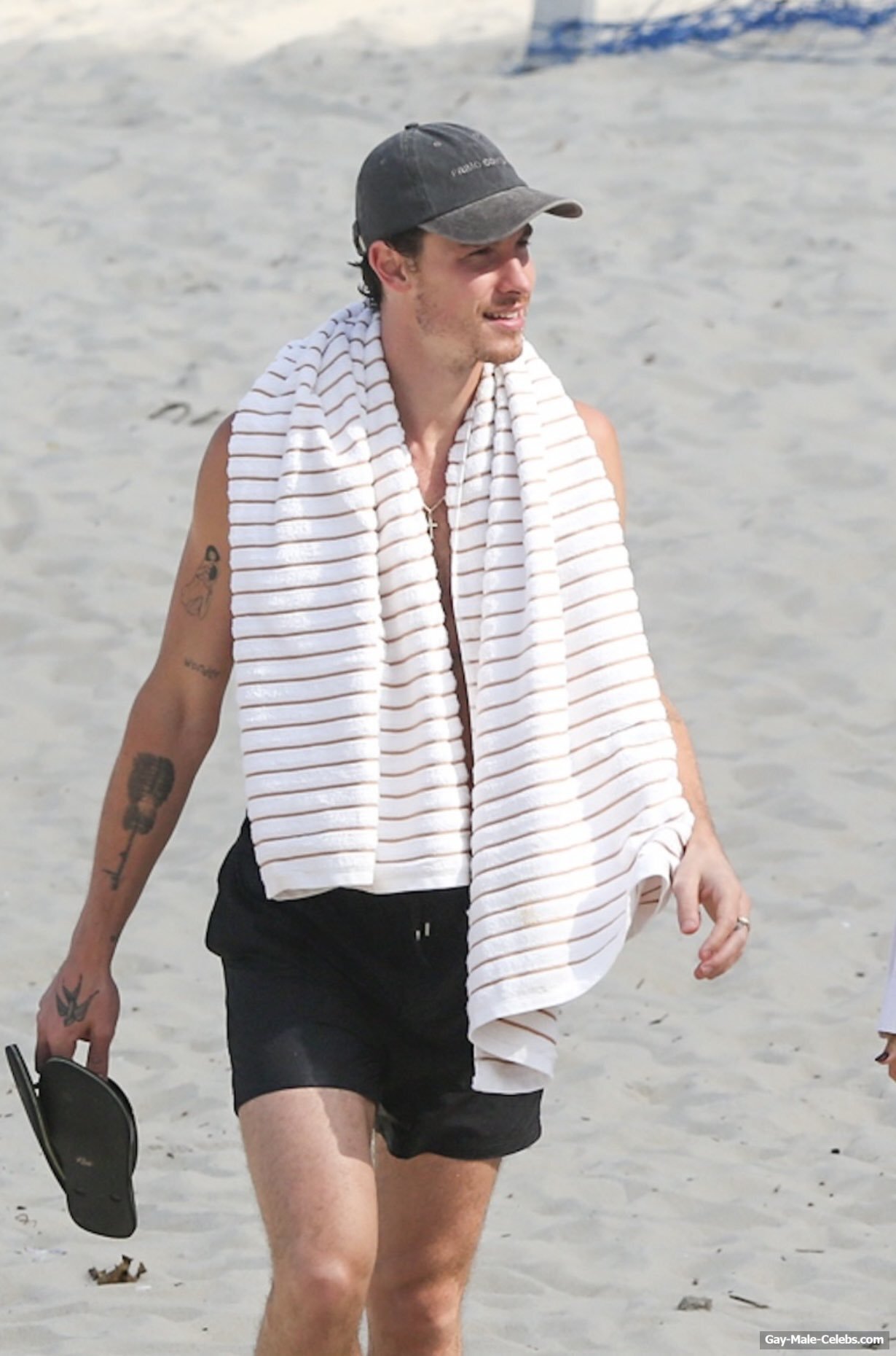 Shawn Mendes Caught Shirtless and Scratching Ones Ass On A Beach