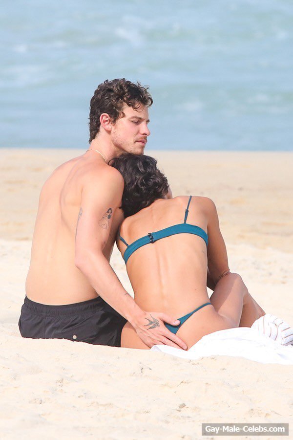 Shawn Mendes Caught Shirtless and Scratching Ones Ass On A Beach