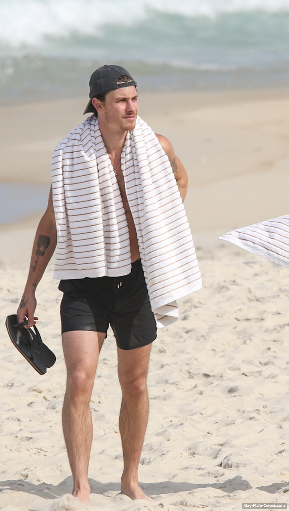 Shawn Mendes Caught Shirtless and Scratching Ones Ass On A Beach
