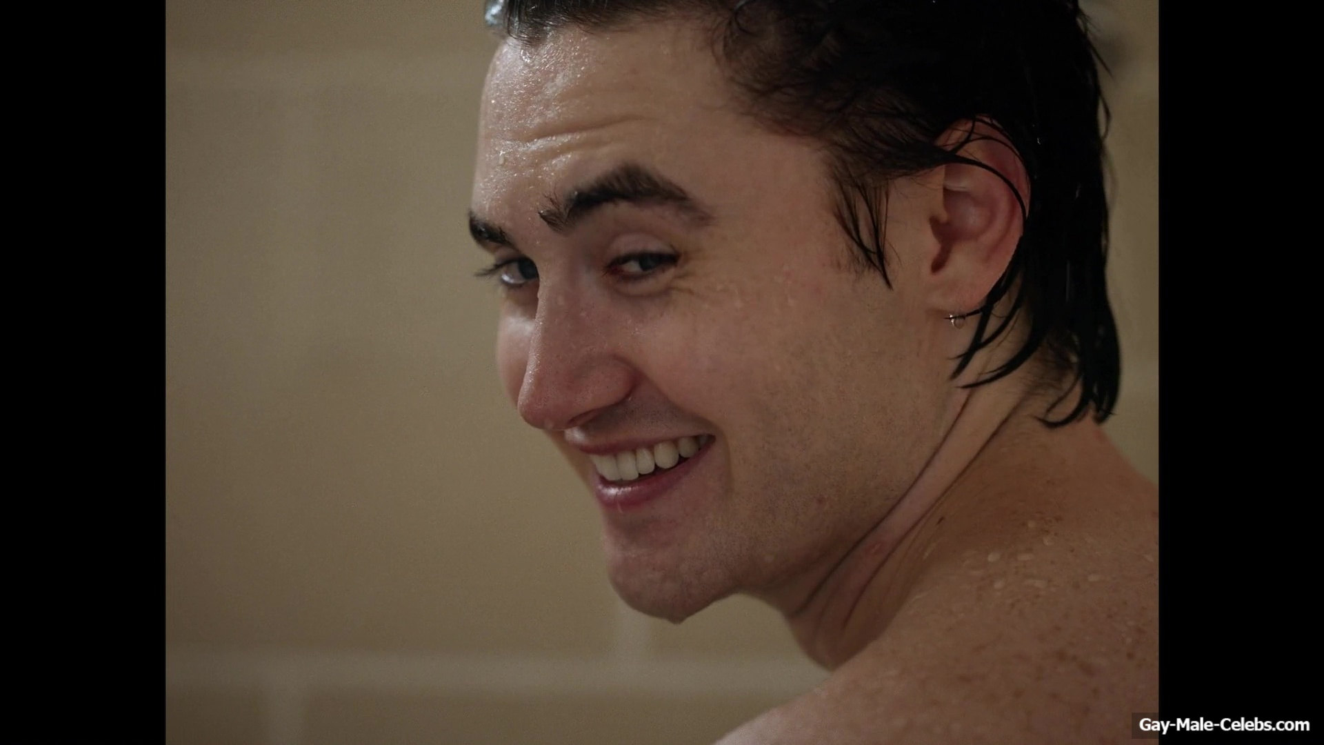 Spencer MacPherson Nude Shower Scenes in School Spirits