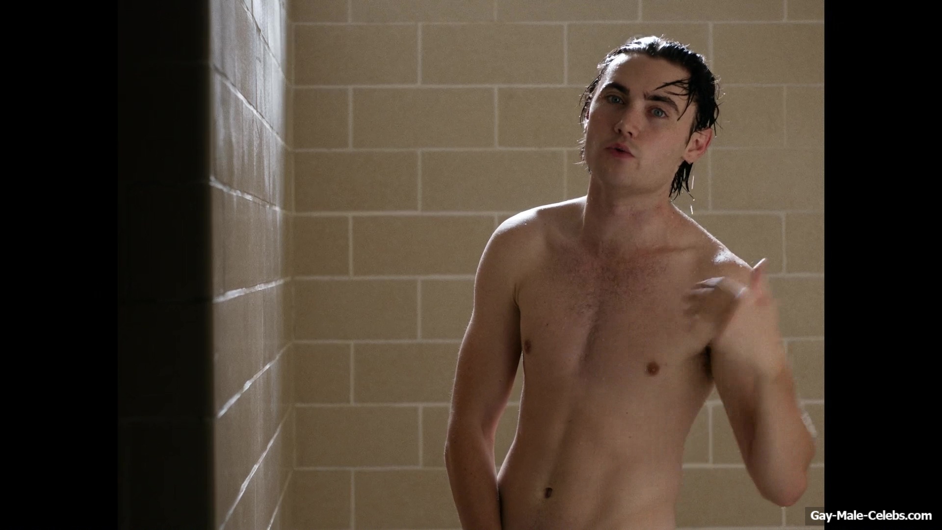 Spencer MacPherson Nude Shower Scenes in School Spirits