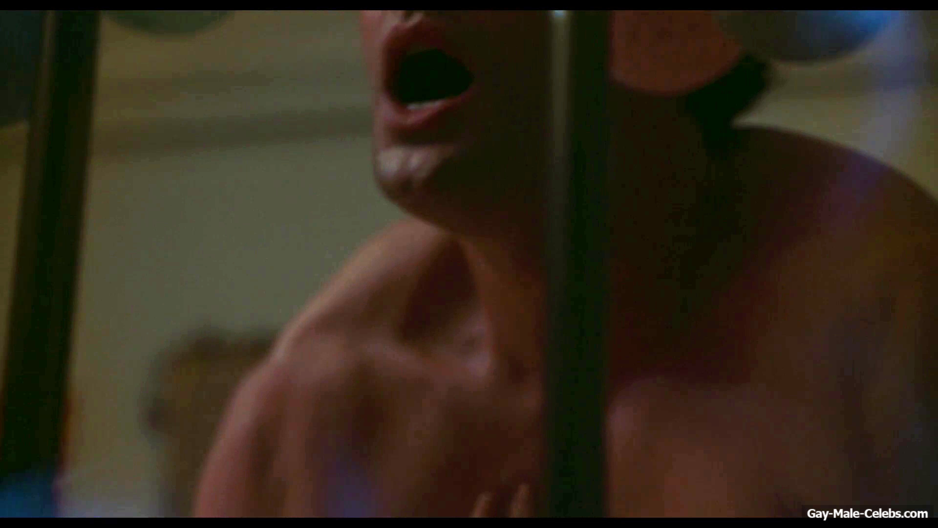 Tom Bateman nude in Behind Her Eyes