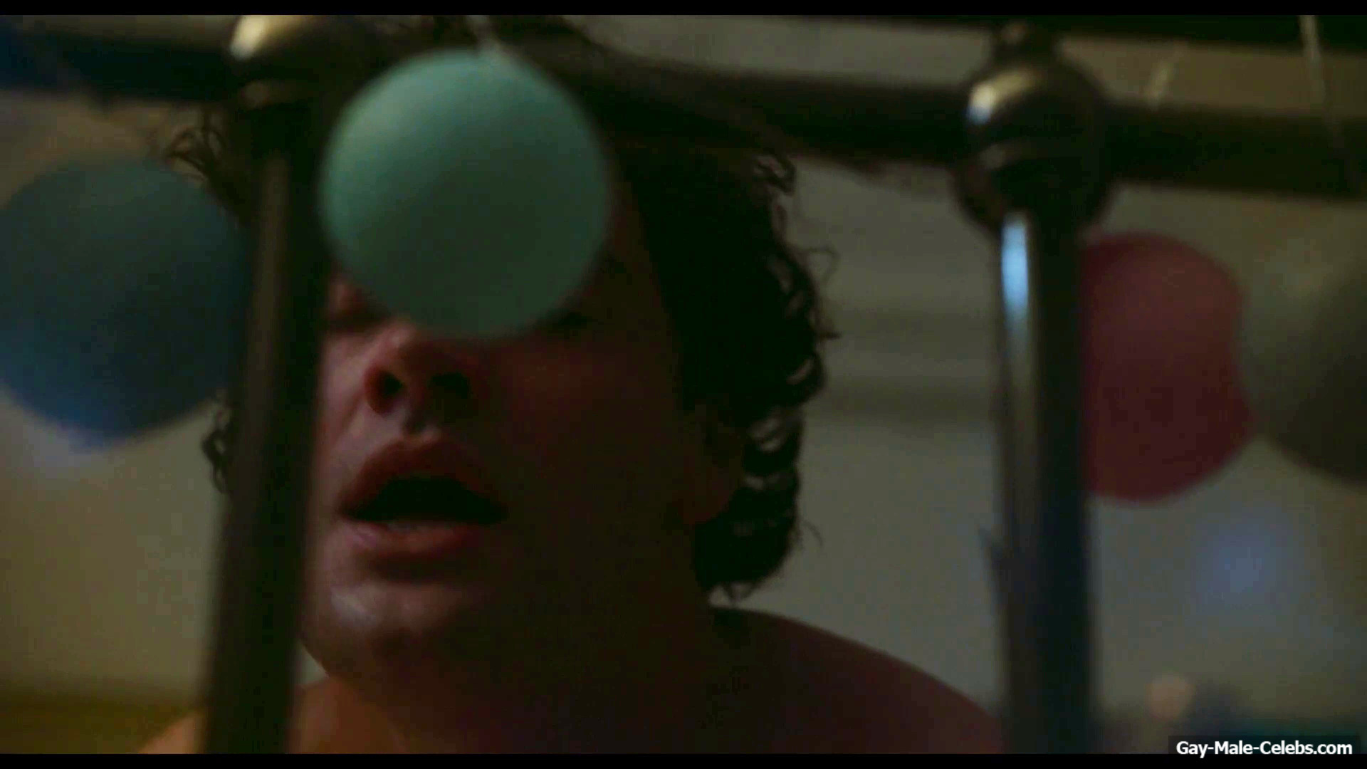 Tom Bateman nude in Behind Her Eyes