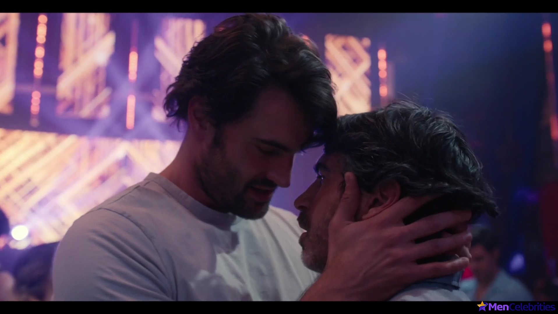 Tom Bateman nude and sex scenes
