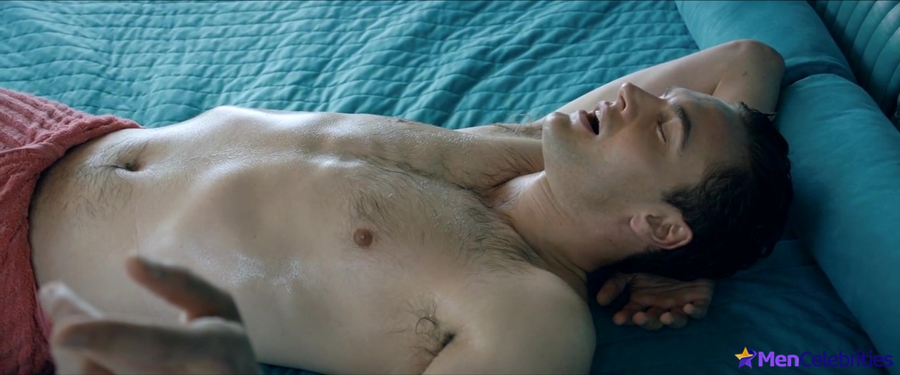 Tom Bateman nude and sex scenes