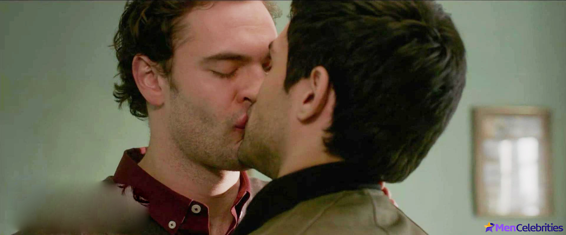 Tom Bateman nude and sex scenes