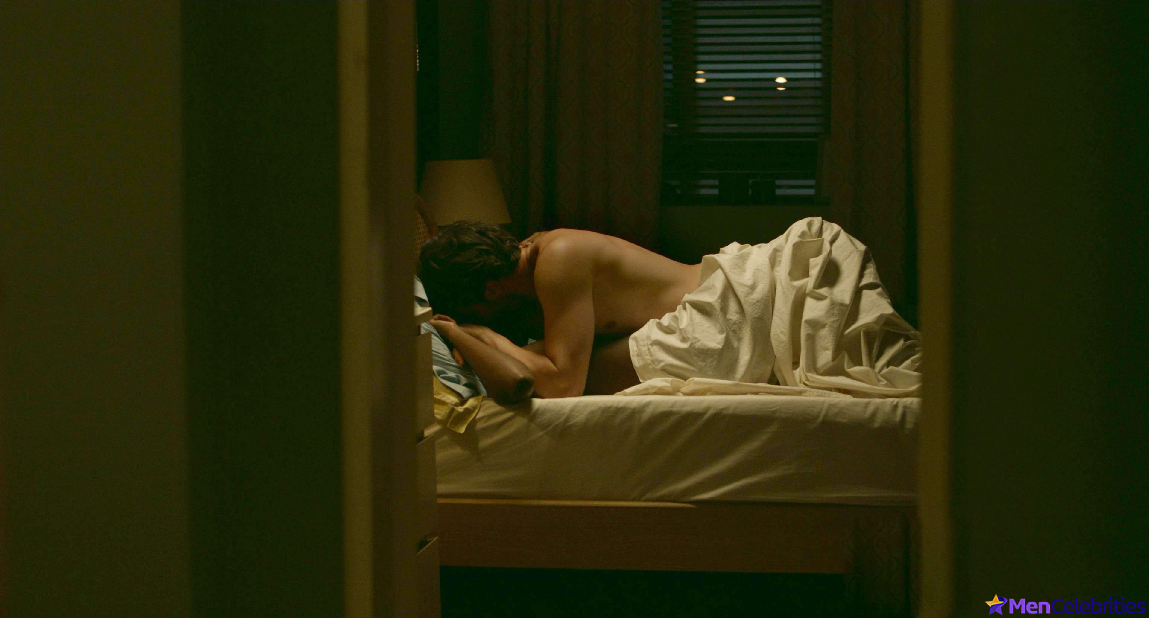 Tom Bateman nude and sex scenes