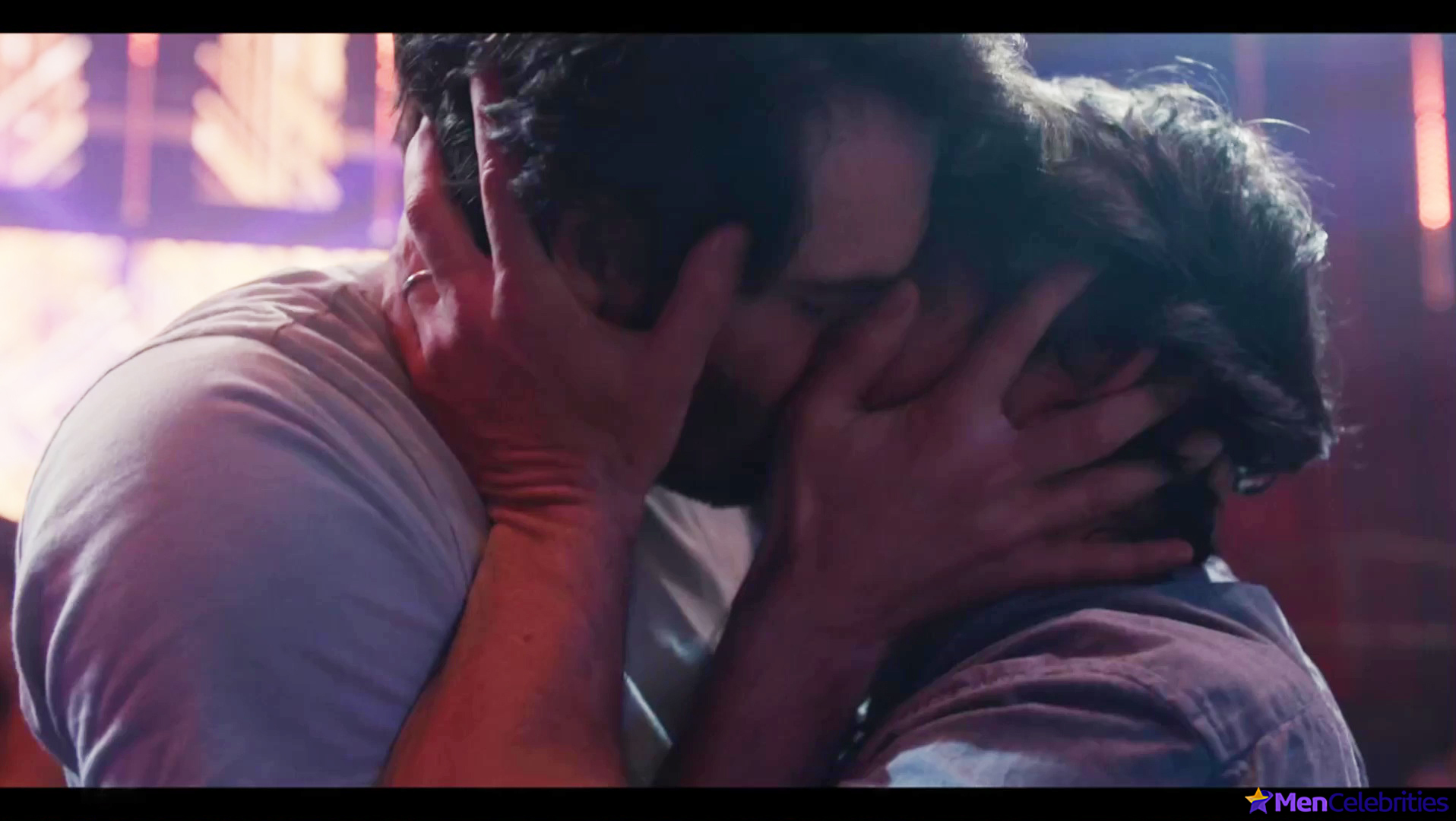 Tom Bateman celeb gay scene