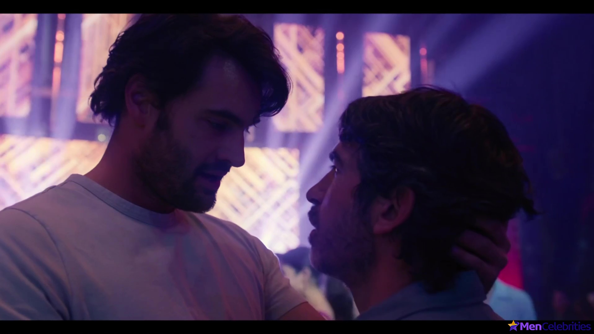 Tom Bateman nude and sex scenes